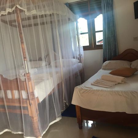 Damith Guest House Унаватуна Екстериор снимка