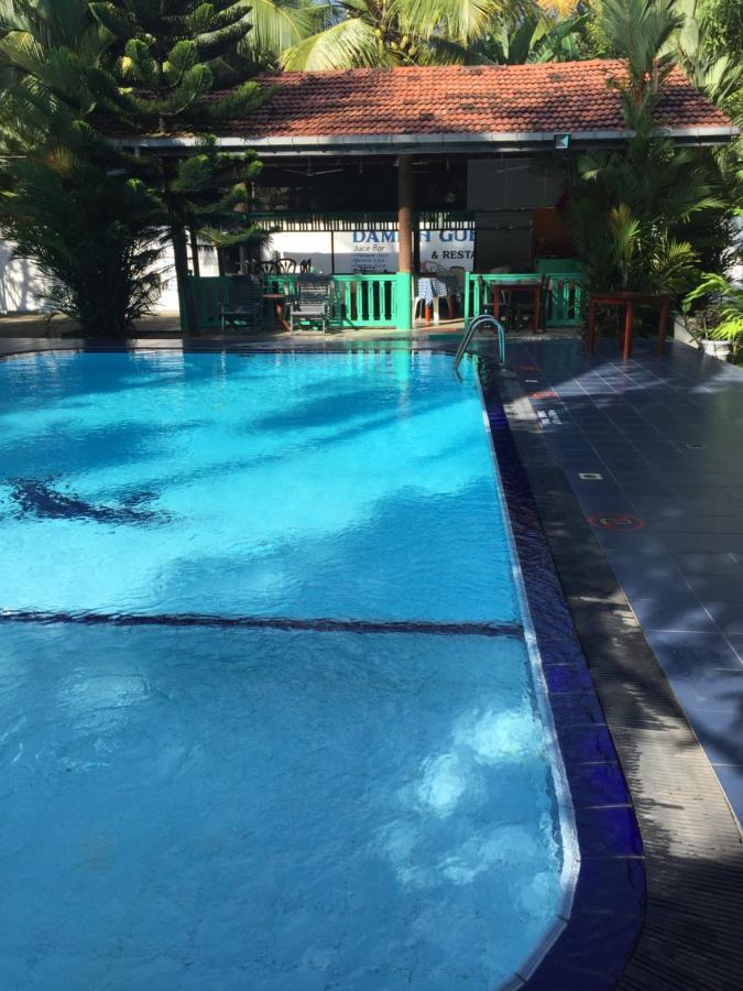 Damith Guest House Унаватуна Екстериор снимка