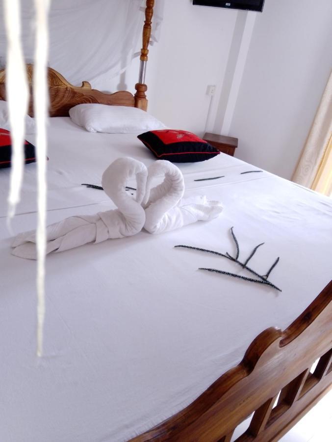 Damith Guest House Унаватуна Екстериор снимка