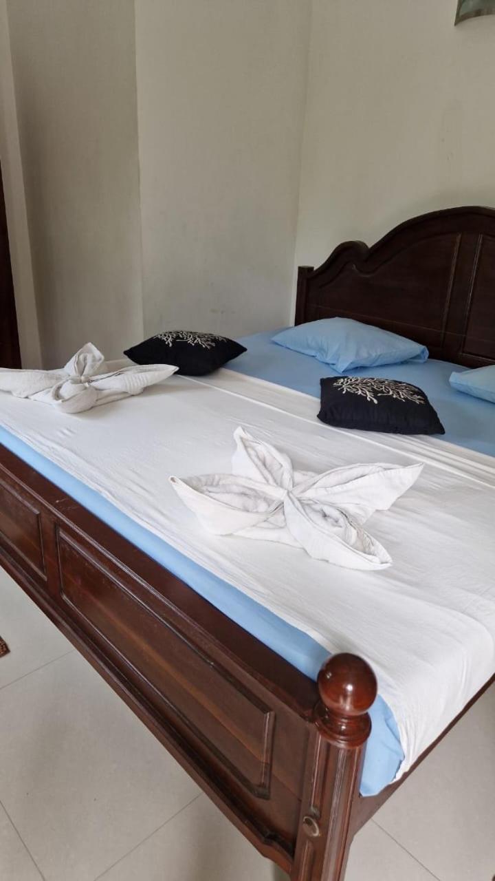 Damith Guest House Унаватуна Екстериор снимка