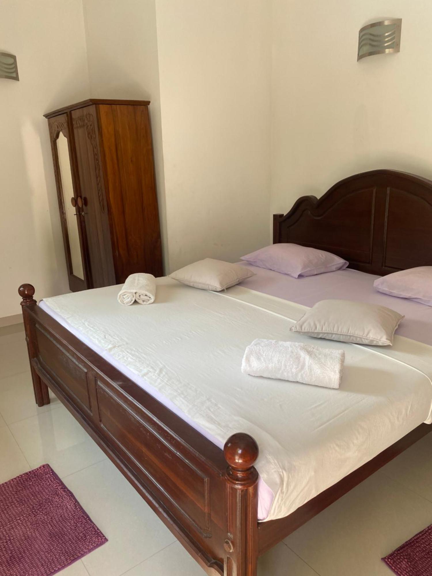 Damith Guest House Унаватуна Екстериор снимка