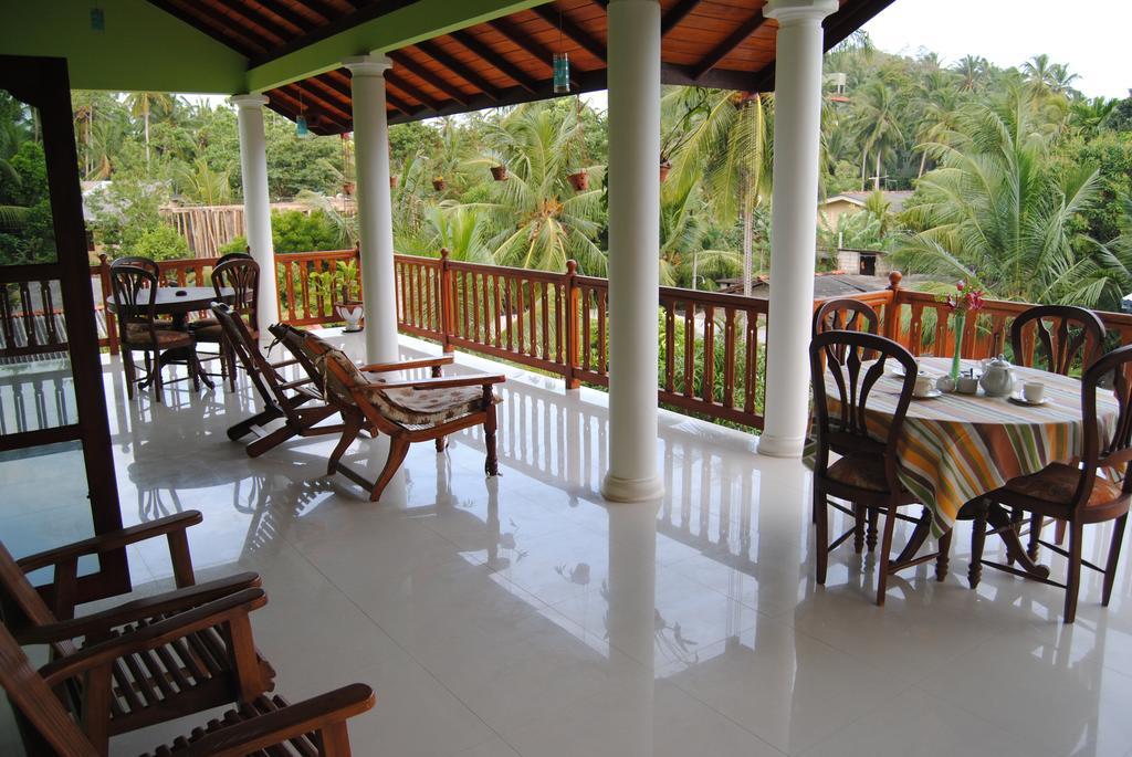 Damith Guest House Унаватуна Екстериор снимка
