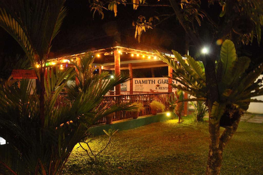 Damith Guest House Унаватуна Екстериор снимка