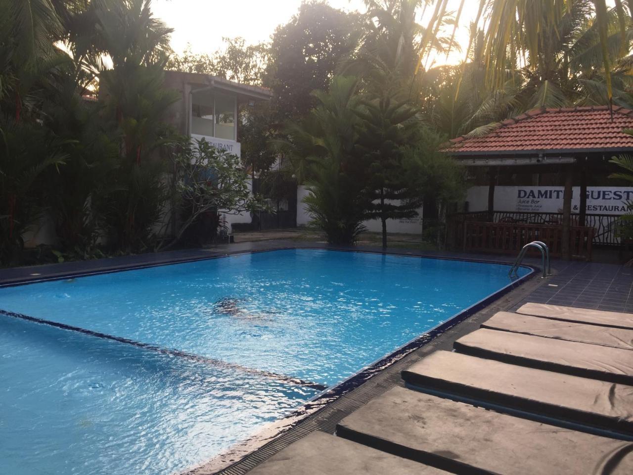 Damith Guest House Унаватуна Екстериор снимка